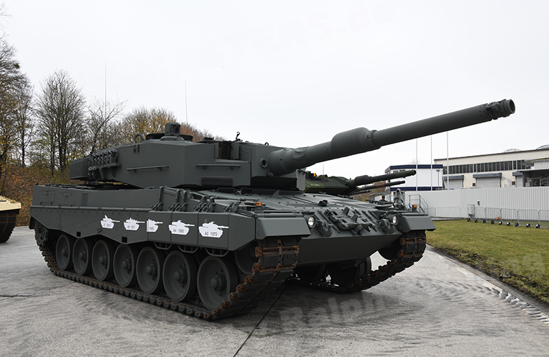 Systems house KMW celebrates 40 years of the Leopard 2 main battle tank -  EDR Magazine