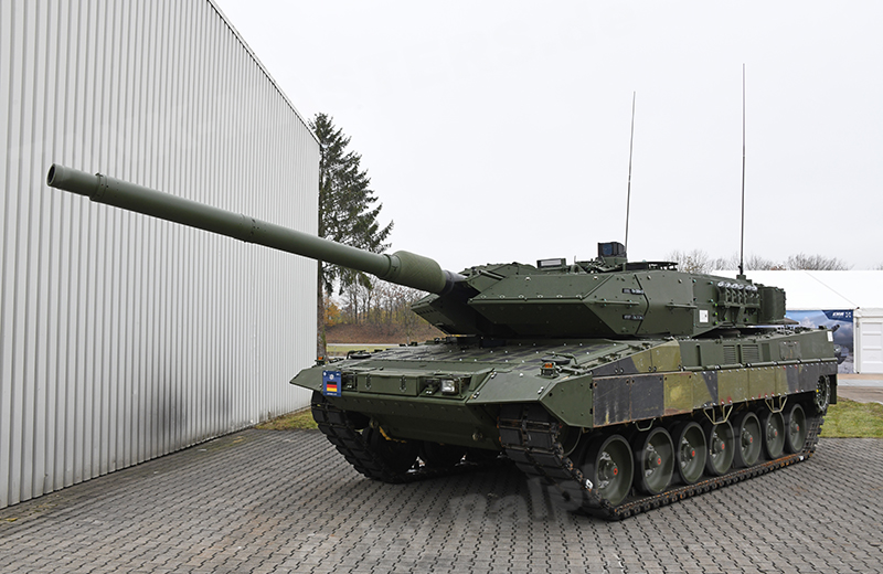 Systems house KMW celebrates 40 years of the Leopard 2 main battle